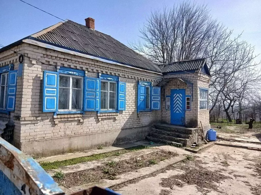 Дом в Краснодарский край, Тбилисская ст-ца ул. Хуторская, 74 (55 м) - Фото 2
