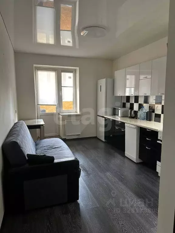 1-к кв. Тюменская область, Тюмень ул. Мельникайте, 2к7 (43.7 м) - Фото 1