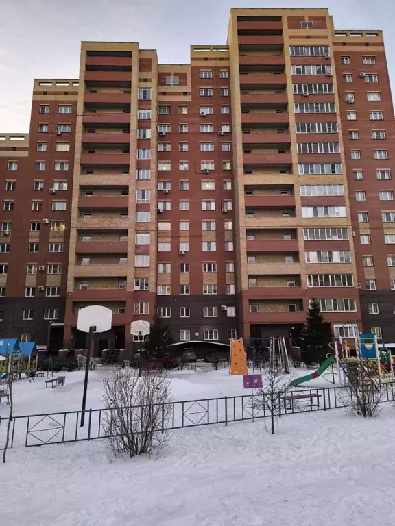 2-к кв. Омская область, Омск Пригородная ул., 27 (71.0 м) - Фото 0