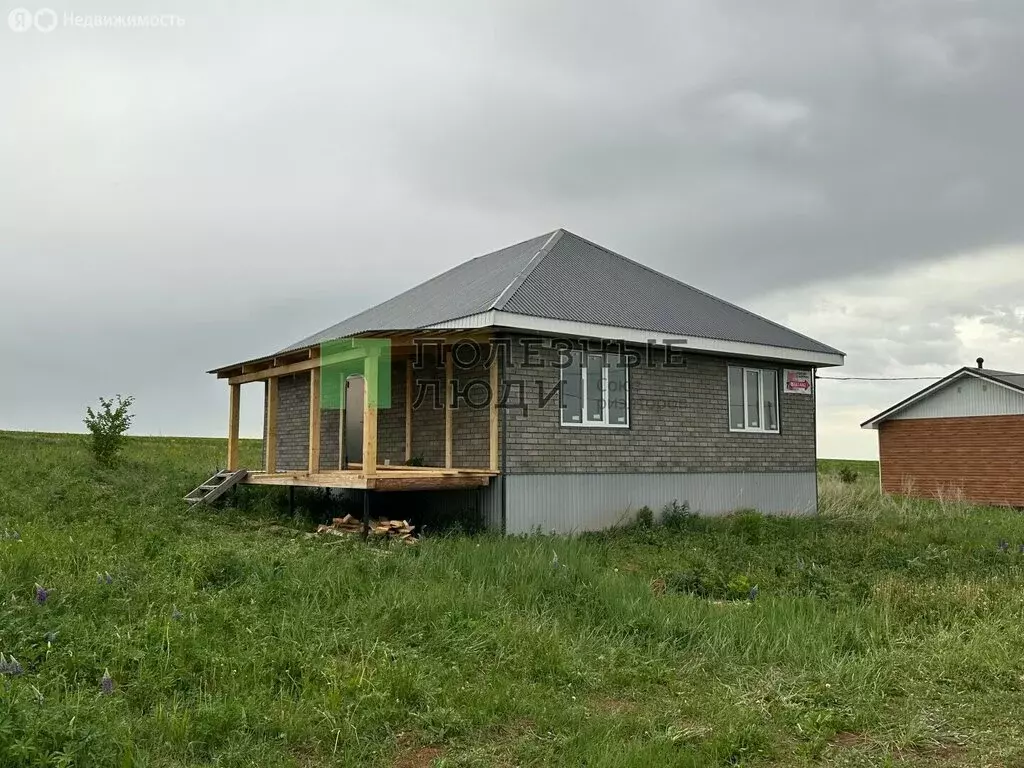Дом в Завьяловский район, деревня Красный Кустарь (110 м) - Фото 1