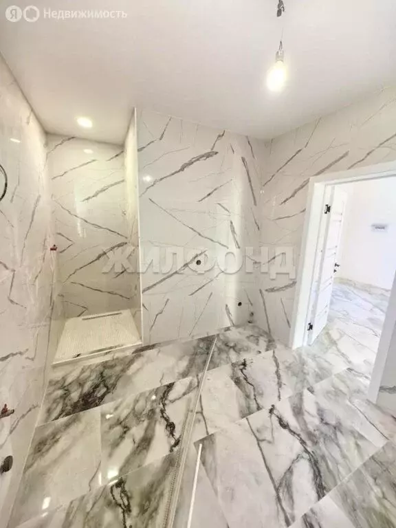 Дом в микрорайон Таврово-6, Слободская улица (277 м) - Фото 0