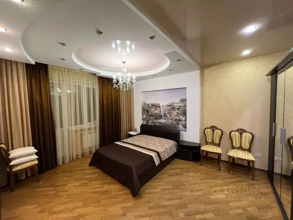 2-к кв. Курская область, Курск просп. Вячеслава Клыкова, 8 (88.0 м) - Фото 0