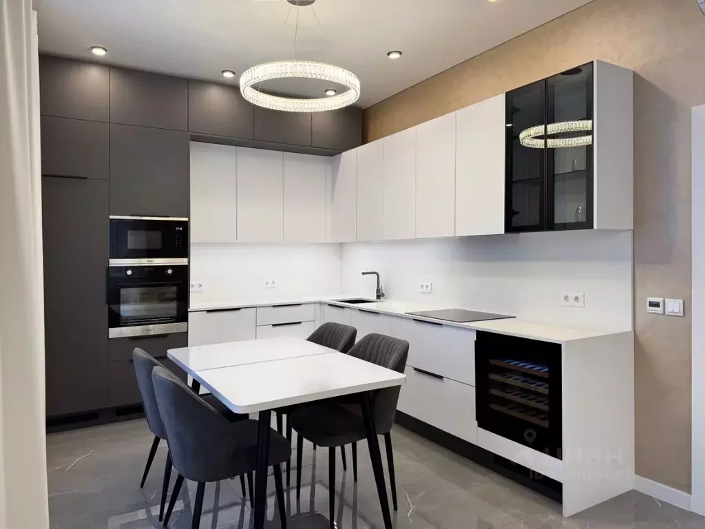 2-к кв. Санкт-Петербург Петровский просп., 28к2 (80.5 м) - Фото 1