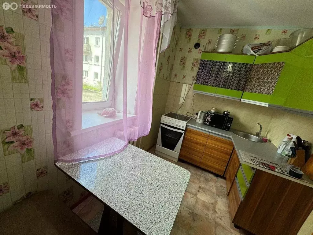 1-комнатная квартира: Слюдянка, улица Слюдянских Красногвардейцев, 1А ... - Фото 0