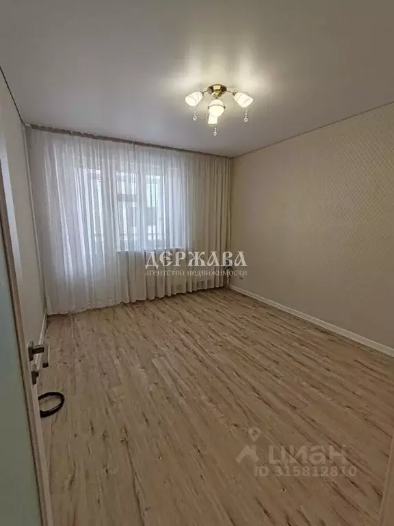 3-к кв. Белгородская область, Старый Оскол Степной мкр, 10 (96.4 м) - Фото 1