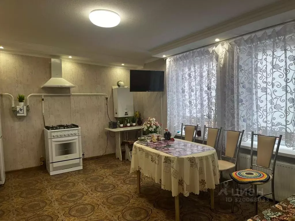 Дом в Ростовская область, Батайск Ставропольская ул. (100 м) - Фото 1