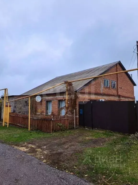 Дом в Воронежская область, Новохоперск Октябрьский пер., 2 (198 м) - Фото 1