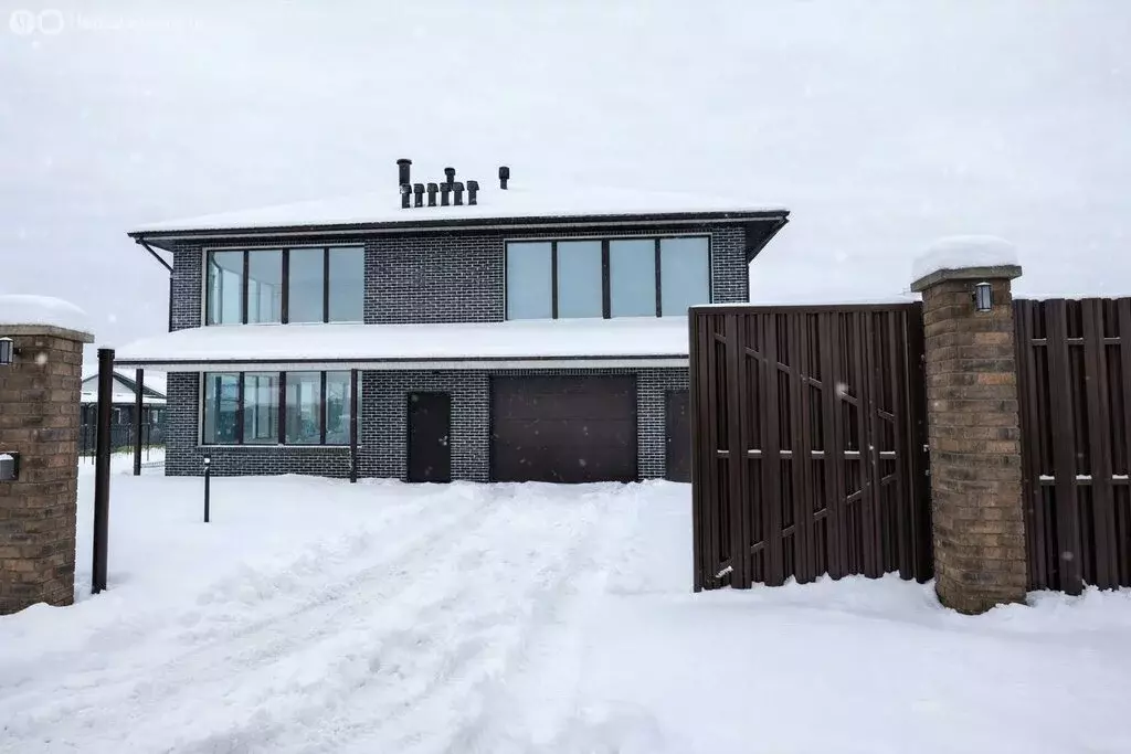 Дом в городской посёлок Тайцы, улица Писателя Михаила Чулаки (261 м) - Фото 2