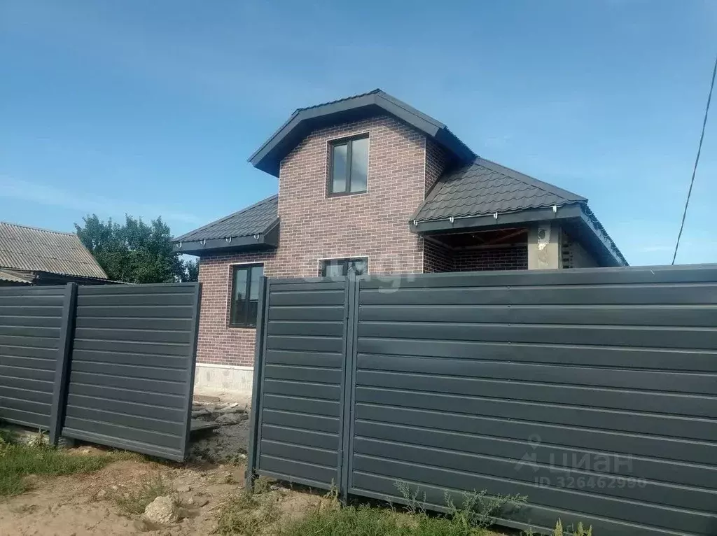 Дом в Саратовская область, Энгельс ул. Пугачева, 13 (105 м) - Фото 1