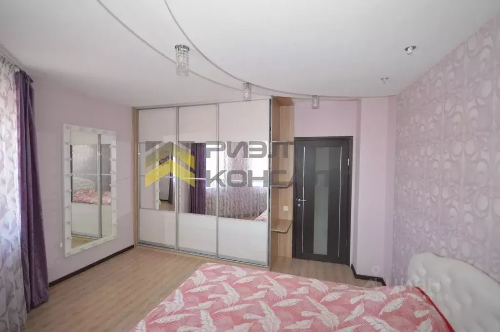 3-к кв. Омская область, Омск Заозерная ул., 27 (108.5 м) - Фото 1