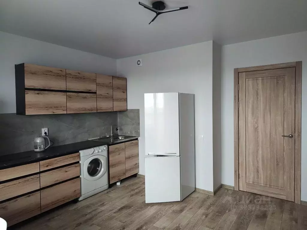 Студия Курганская область, Шадринск ул. Василия Черемисина, 5 (24.0 м) - Фото 1