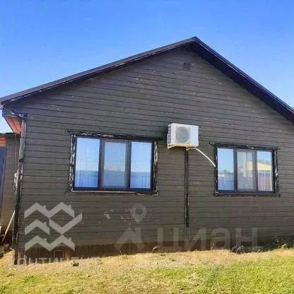 Дом в Крым, Сакский район, с. Суворовское ул. Суворовская (75 м) - Фото 2