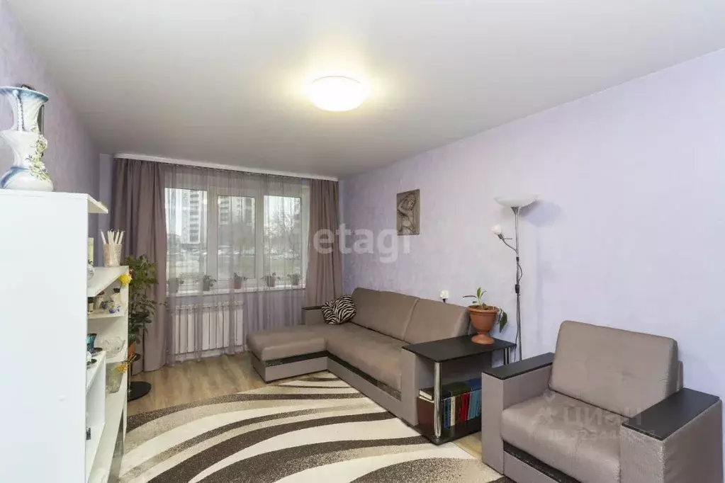 3-к кв. Тюменская область, Тюмень ул. Мельникайте, 127а (70.2 м) - Фото 1