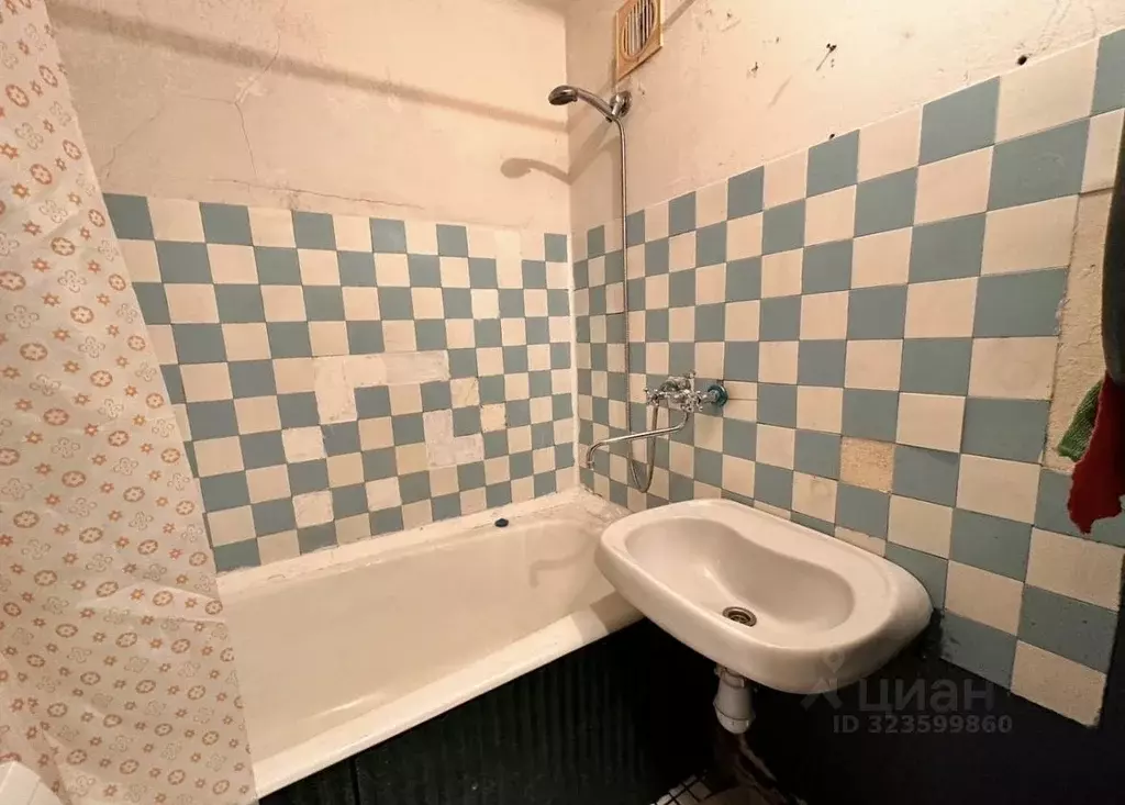 1-к кв. Псковская область, Псков ул. Ижорского Батальона, 6 (32.0 м) - Фото 1