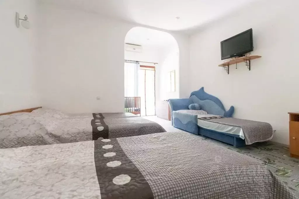 Комната Крым, Ленинский район, Белинское с/пос, с. Новоотрадное ул. ... - Фото 1