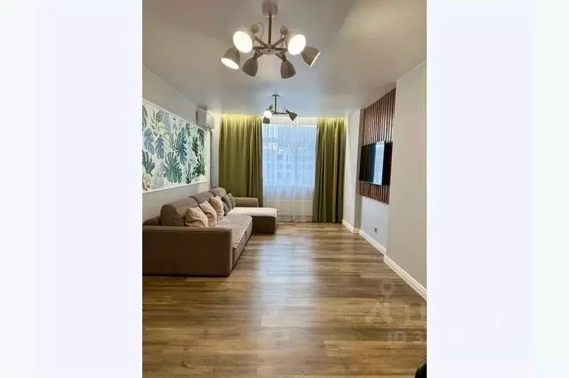 3-к кв. Тюменская область, Тюмень ул. Тимофея Чаркова, 83 (80.0 м) - Фото 2