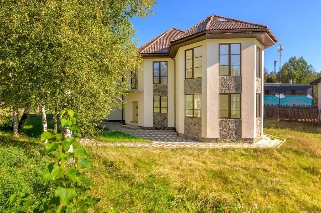 Дом в Ленинградская область, Всеволожский район, Бугровское городское ... - Фото 1