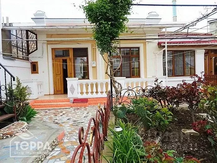 Дом в Крым, Евпатория ул. Приморская, 13 (120 м) - Фото 1