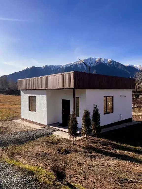 Дом в Карачаево-Черкесия, Теберда Карачаевский городской округ, ... - Фото 2