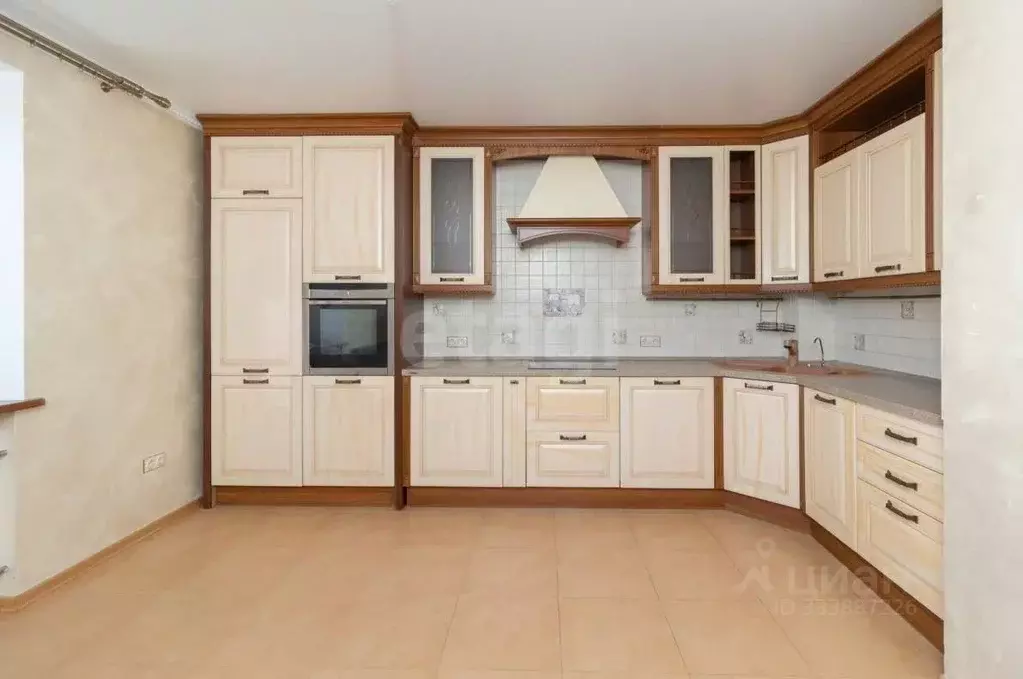 3-к кв. Тюменская область, Тюмень ул. Василия Гольцова, 28 (96.0 м) - Фото 1
