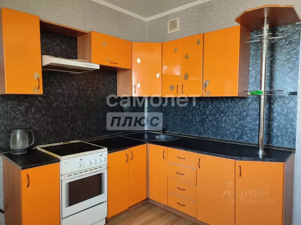 2-к кв. Московская область, Химки Молодежная ул., 68 (58.1 м) - Фото 0