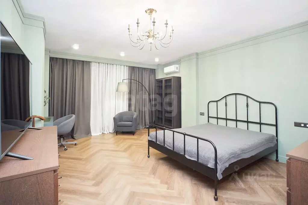 2-к кв. Тюменская область, Тюмень ул. 50 лет ВЛКСМ, 13к1 (119.0 м) - Фото 1