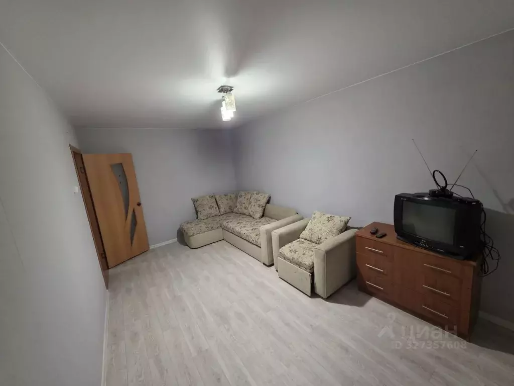 1-к кв. Омская область, Омск просп. Космический, 101к1 (30.0 м) - Фото 2