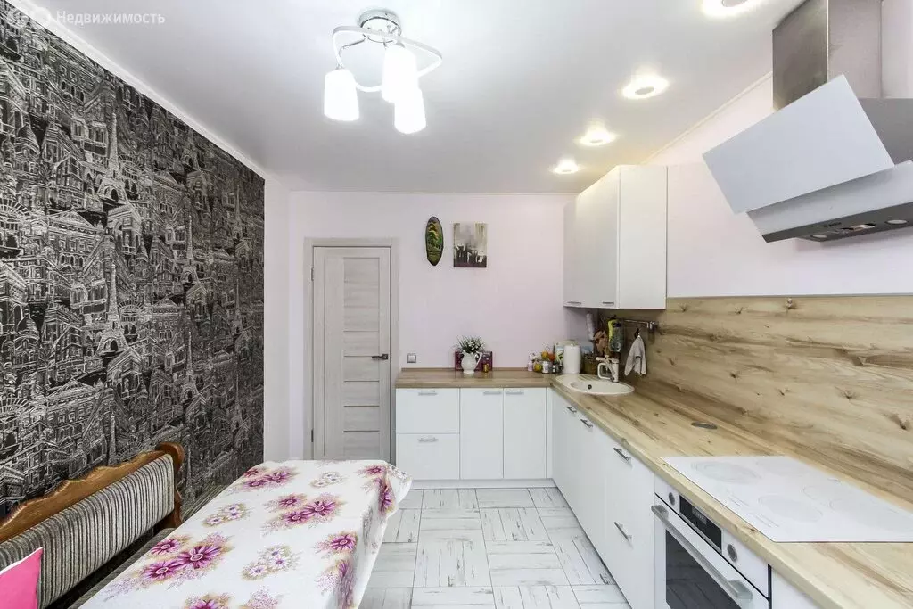 3-комнатная квартира: Тюмень, микрорайон Тарманы, Игримская улица, 31 ... - Фото 1