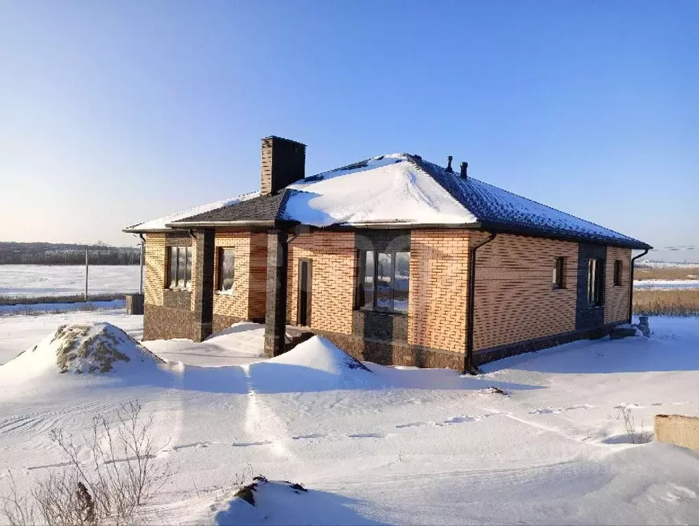 Дом в Белгородская область, Белгородский район, Дубовское с/пос, с. ... - Фото 1