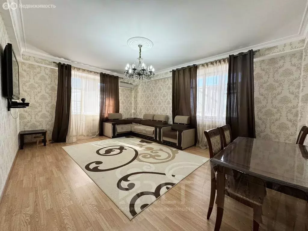 3-комнатная квартира: Каспийск, проспект Акулиничева, 23 (106 м) - Фото 1