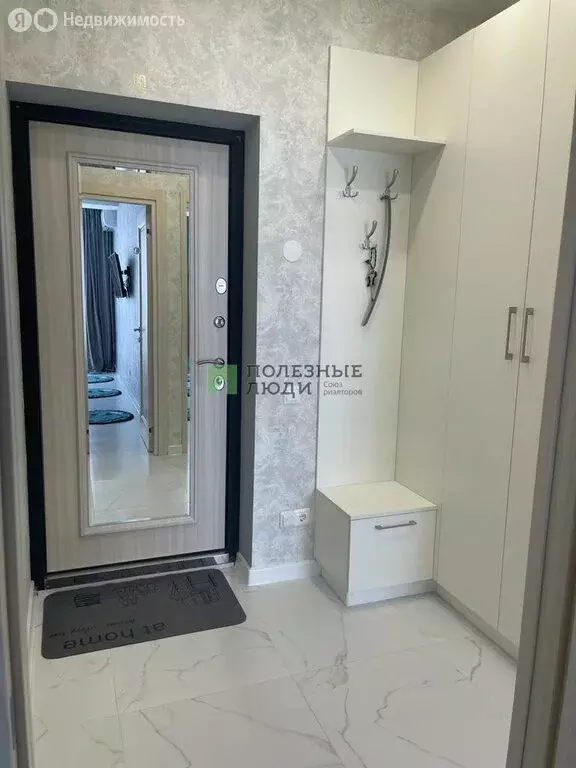 1-комнатная квартира: Севастополь, улица Челнокова, 17к1 (40 м) - Фото 0