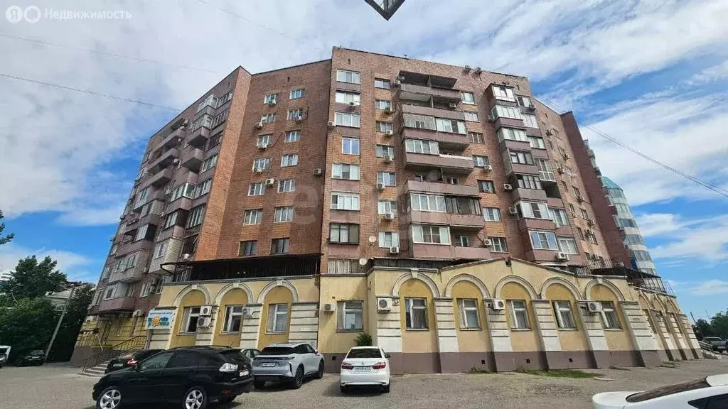 4-комнатная квартира: Астрахань, улица Набережная Приволжского Затона, ... - Фото 0