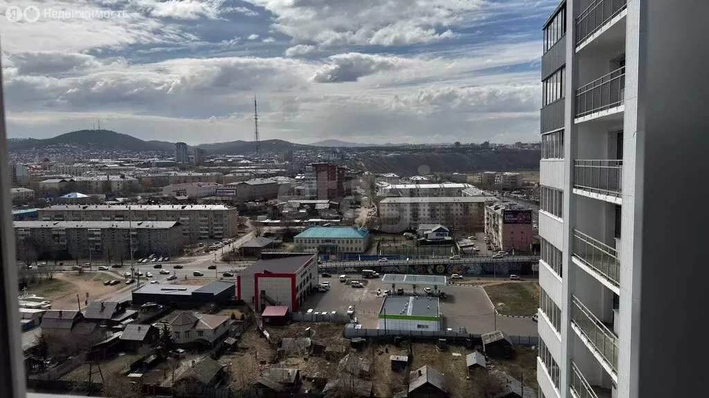 2-комнатная квартира: Улан-Удэ, улица Бабушкина, 1к2 (79.2 м) - Фото 2