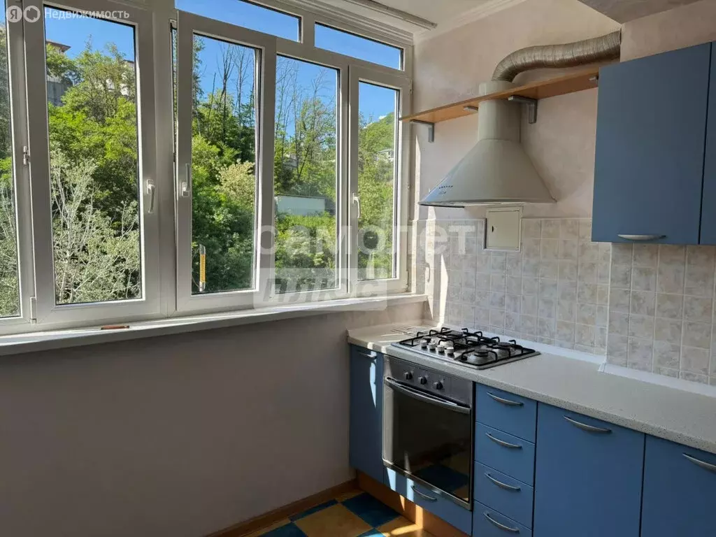 1-комнатная квартира: Туапсе, улица Калараша, 48 (41 м) - Фото 0