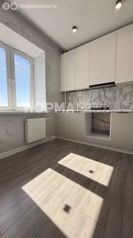 1-комнатная квартира: Октябрьский, улица Рахимьяна Насырова, 11 (42 м) - Фото 1