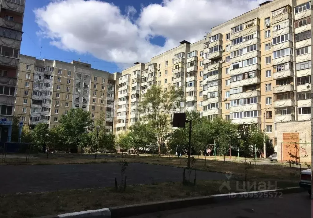 3-к кв. Белгородская область, Белгород ул. Есенина, 16 (70.8 м) - Фото 0