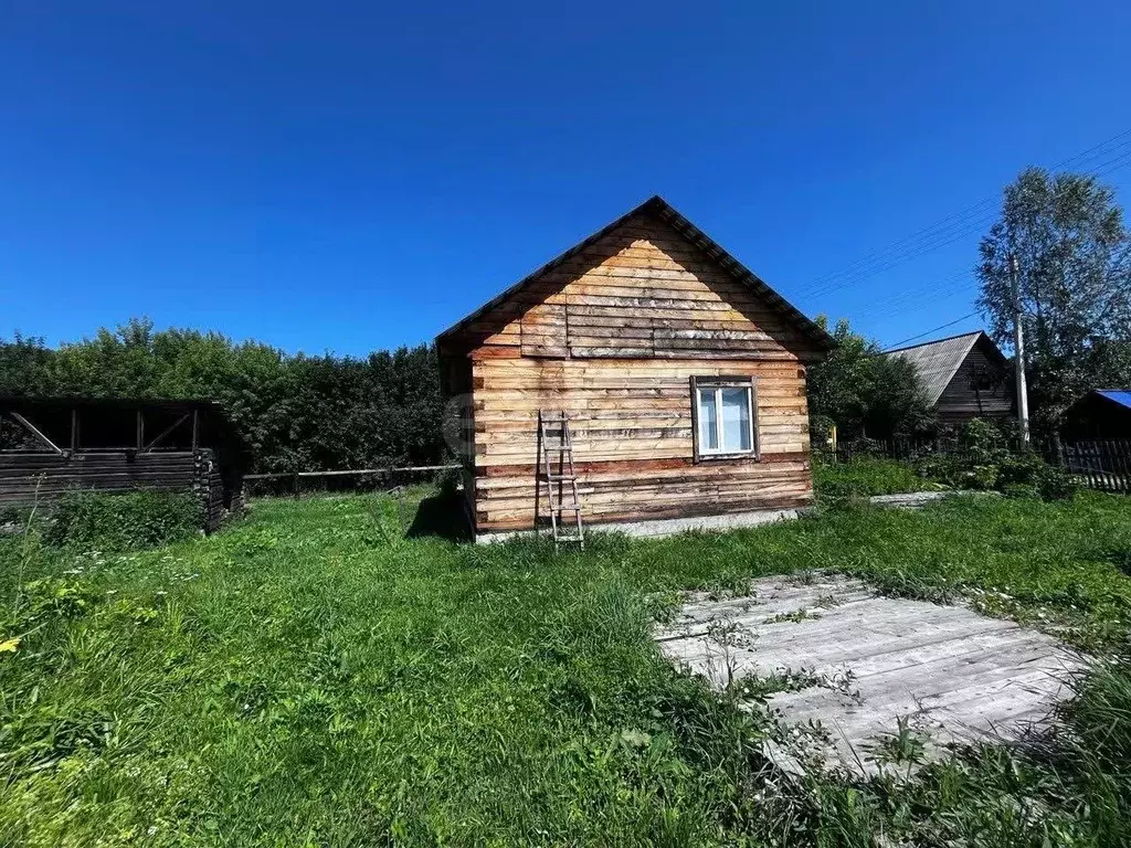 Дом в Алтай, Майминский район, с. Кызыл-Озек ул. Есенина, 2 (35 м) - Фото 1