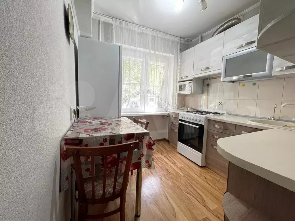 2-к. квартира, 52 м, 1/5 эт. - Фото 0
