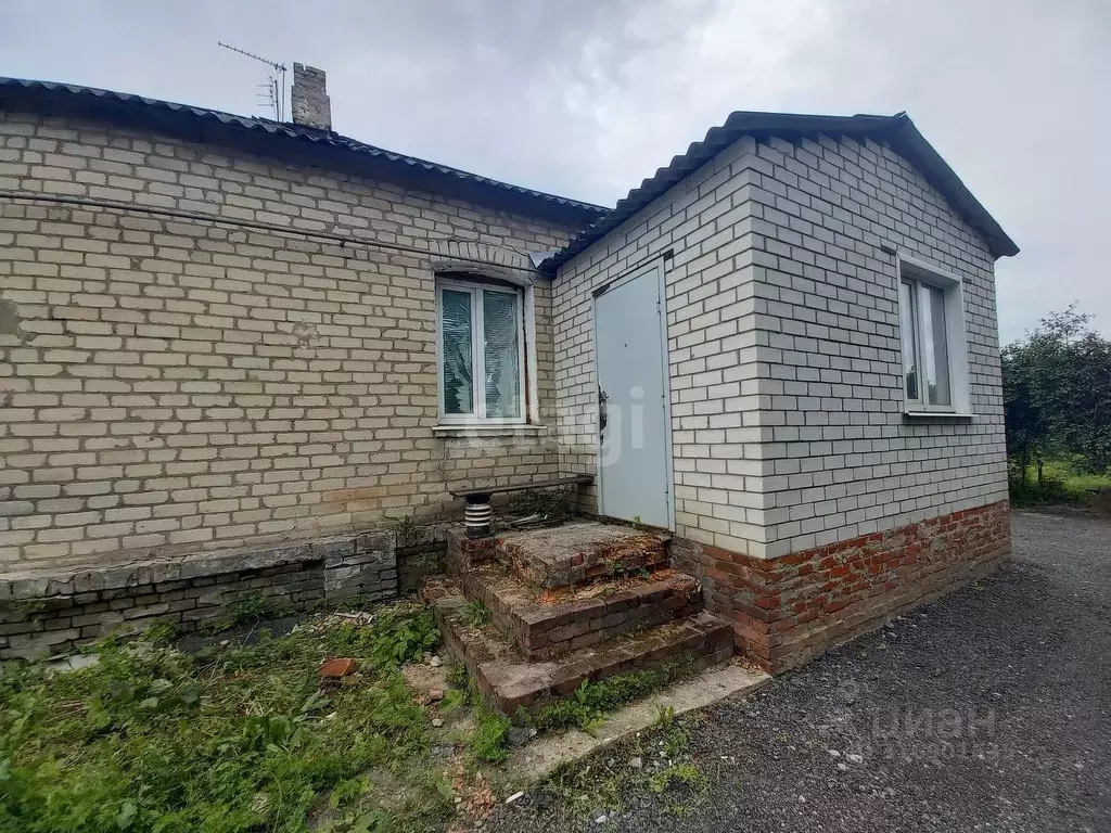 2-к кв. Белгородская область, Валуйки Пролетарская ул., 34 (26.6 м) - Фото 0