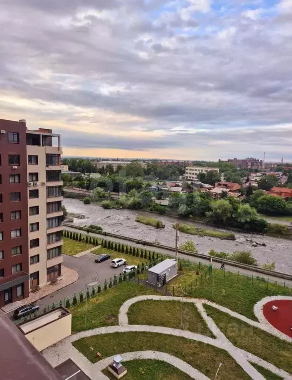 4-к кв. Северная Осетия, Владикавказ ул. Тогоева, 22к1 (238.2 м) - Фото 1