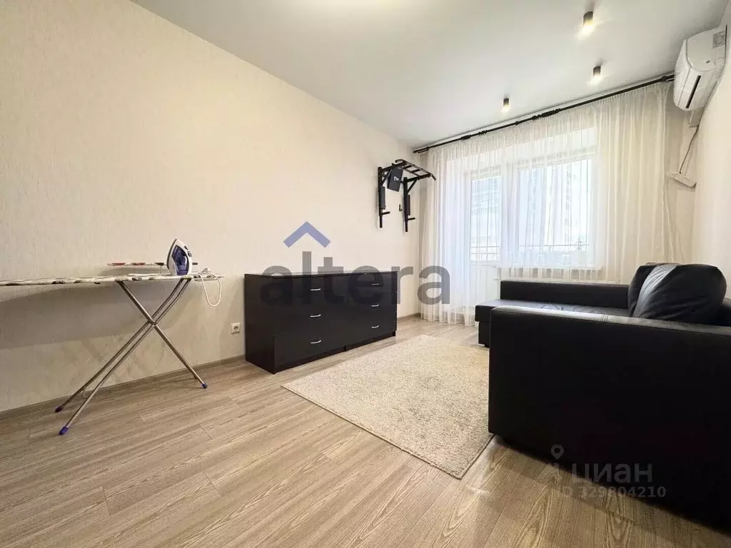 1-к кв. Татарстан, Казань ул. Рауиса Гареева, 92 (35.0 м) - Фото 1