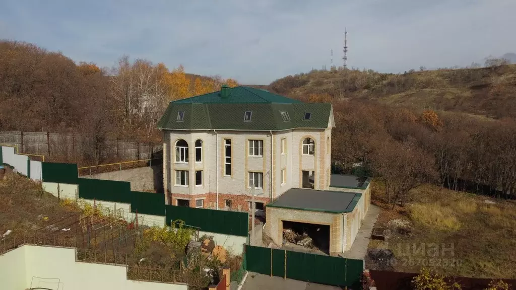 Коттедж в Саратовская область, Саратов ул. Серебряный ручей (707 м) - Фото 1