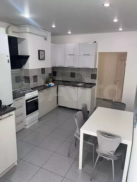 1-к. квартира, 51 м, 2/9 эт. - Фото 1