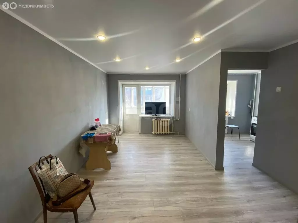 1-комнатная квартира: Новотроицк, улица Есенкова, 8 (32 м) - Фото 1