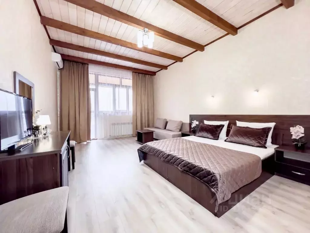 Комната Краснодарский край, Сочи Красная Поляна пгт, ул. Заповедная, 2 - Фото 1