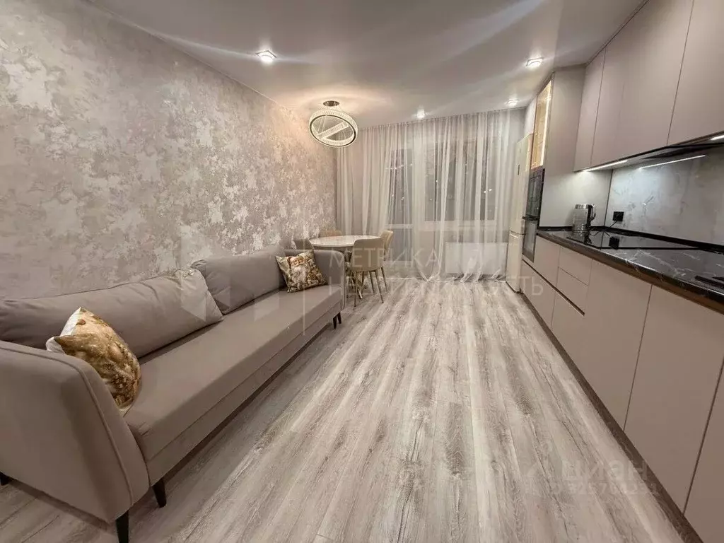 3-к кв. Тюменская область, Тюмень ул. Монтажников, 42А (86.9 м) - Фото 1