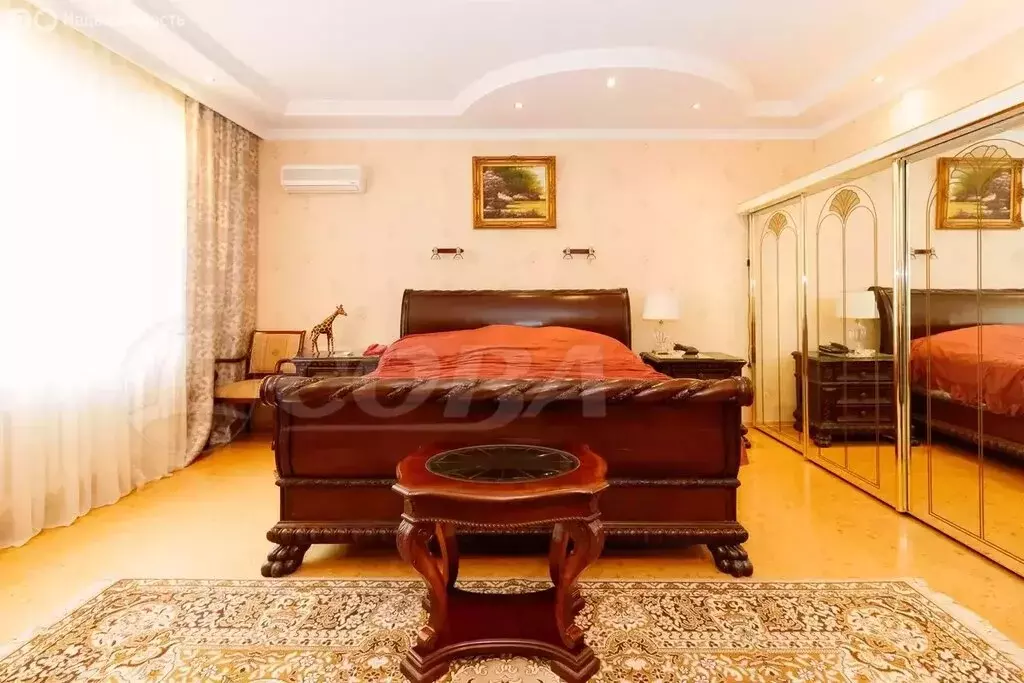 3-комнатная квартира: Тюмень, улица Александра Логунова, 11 (216.9 м) - Фото 1