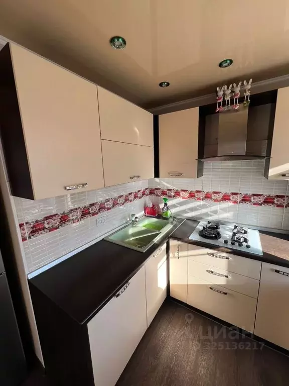 3-к кв. Астраханская область, Астрахань ул. Ахшарумова, 2/41 (61.0 м) - Фото 2