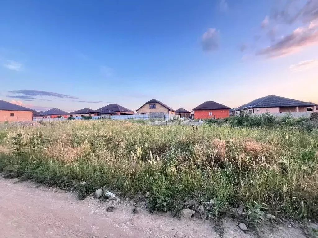 Участок в Адыгея, Майкоп городской округ, пос. Западный ул. Майская ... - Фото 1