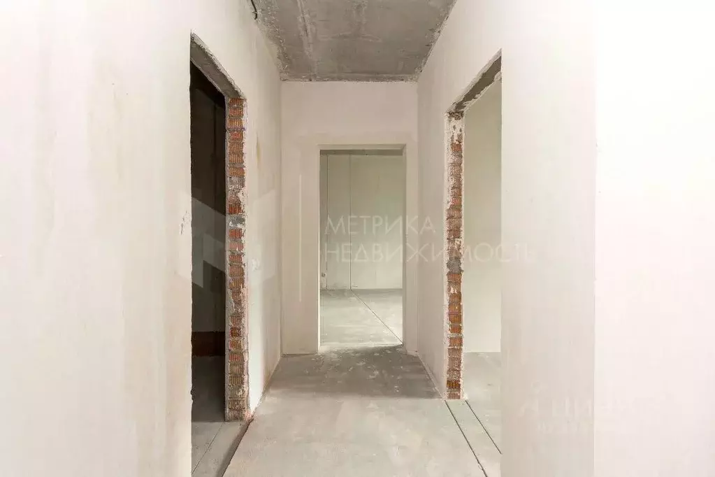 1-к кв. Тюменская область, Тюмень ул. Игоря Комиссарова, 28 (43.0 м) - Фото 1